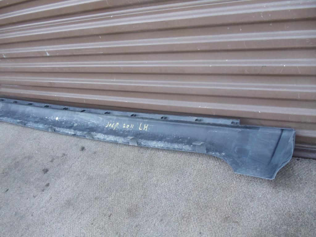 2011 Jeep Grand Cherokee Rocker Panel Molding Exterior Trim OEM LH 11